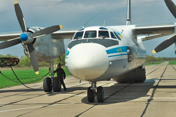 An-26 der ukrainischen Luftwaffe — Stockfoto