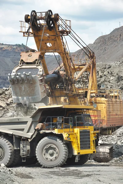 Mineral de hierro al aire libre —  Fotos de Stock