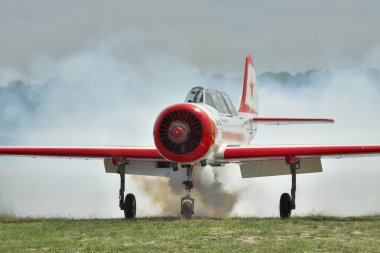 Akrobasi uçağı Yak-52