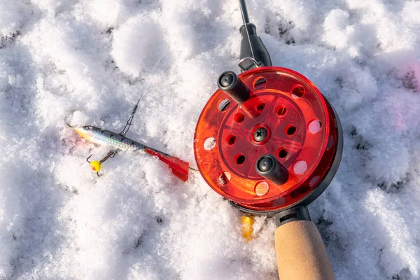 Winterangelrute Mit Köder Auf Eis Nahaufnahme — Stockfoto