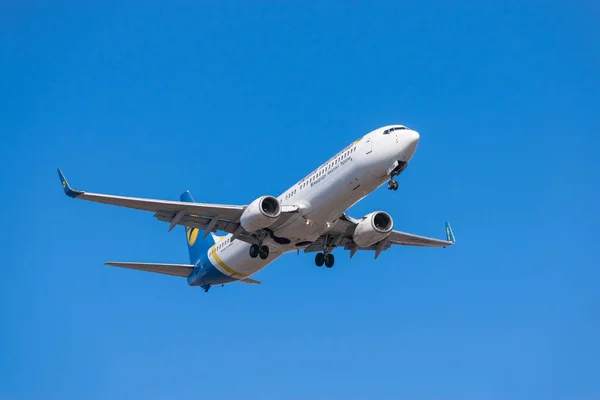 Boryspil Ukraine March 2021 Ukraine International Airlines Boeing 737 94X — 스톡 사진