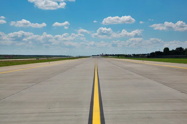 Airport runway — Stock Photo, Image