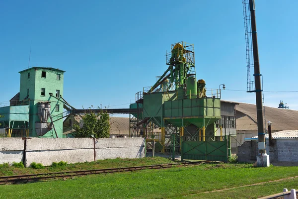 Alter Getreideaufzug — Stockfoto