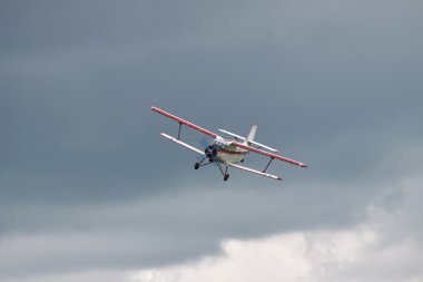 Açılış eski çift kanatlı