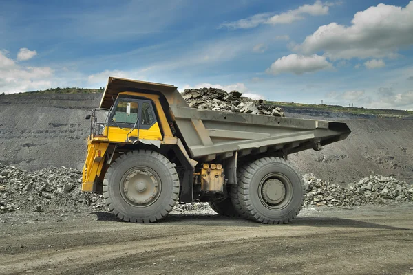 Mining truck — Stock Photo, Image