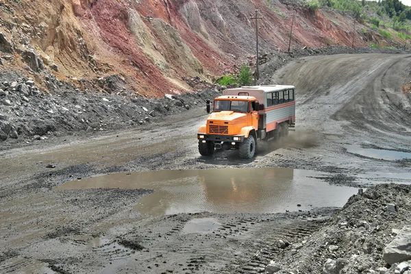 Mining crew bus — Stock Photo, Image