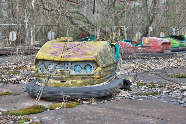 Pripyat의 버려진된 놀이 공원 — 스톡 사진