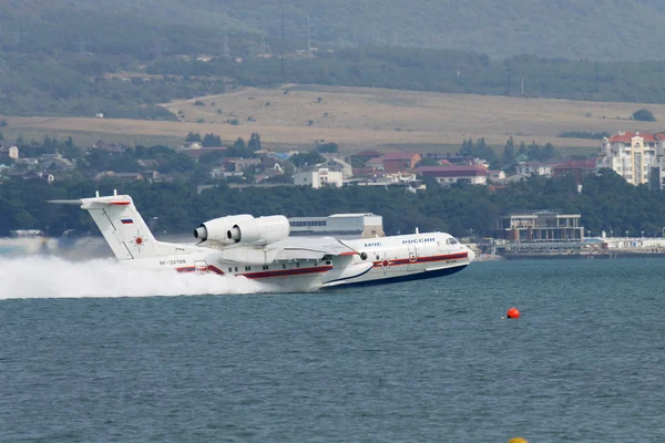 Deniz uçağı kalkış su