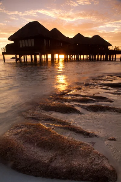 Bungalows sobre a água — Fotografia de Stock