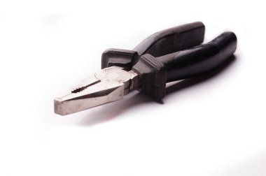 Beyaz arkaplanda eski pense izole edildi 