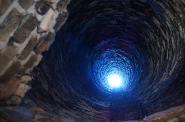 TUNNEL 'İN SONundaki Işık