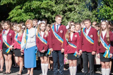 Son Lutsk çan 11 sınıf lise 14 27.05.2016 kutlama Lutsk Volyn bölgesi Ukrayna'da, editoryal röportaj gerçekleştirildi