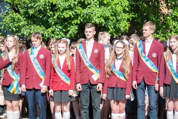 Poslední zvonek Lucku 11. stupeň střední školy 14 27.05.2016 oslava se konala v regionu Volyn Luck Ukrajina, redakční reportážní — Stock fotografie