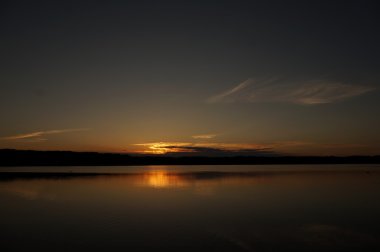 Gün batımı. Güzel gün batımı, Karadeniz. Altın deniz günbatımı. Deniz günbatımı. Deniz günbatımı arka plan. Şaşırtıcı deniz günbatımı Sunset deniz resmi. Gün batımı deniz dalgaları. Yaz günbatımı.