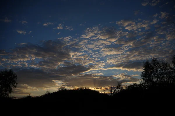 Beau paysage avec coucher de soleil — Photo