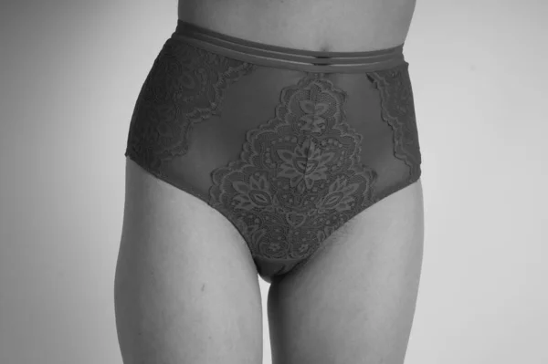 Обрізаний Вид Сексуальної Красивої Жіночої Талії Ноги Нижній Білизні Позує — стокове фото