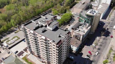 Güneşli bir günde Lutsk şehrinin hava manzarası 