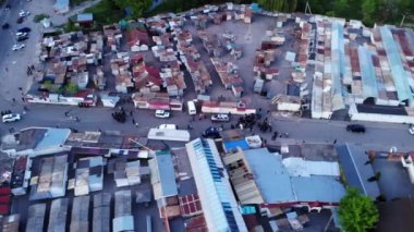 Güneşli bir günde Lutsk şehrinin hava manzarası 