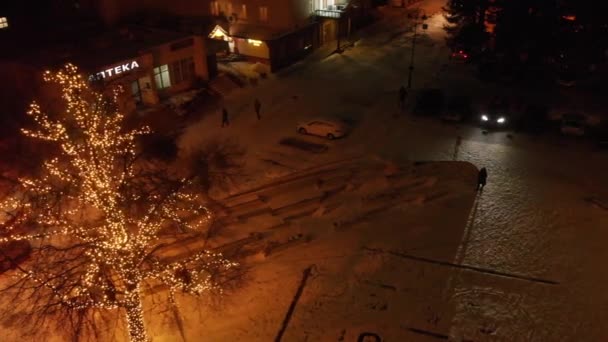 Geceleri Aydınlatılmış Şehrin Havadan Görünüşü — Stok video