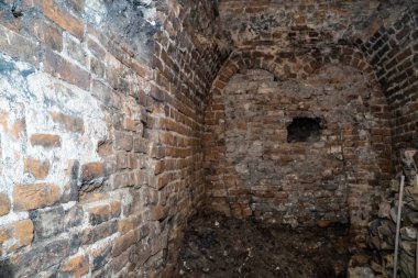 Ukrayna 'daki Lutsk zindanında dar koridor..