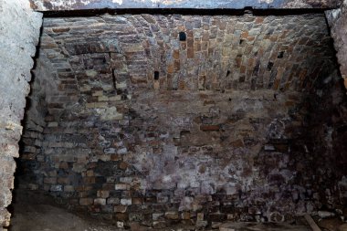 Ukrayna 'daki Lutsk zindanında dar koridor..