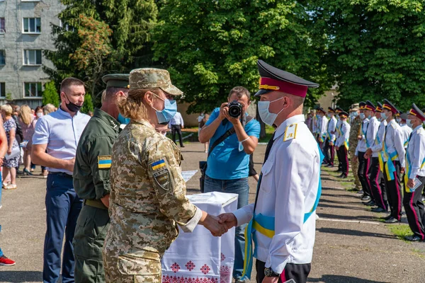 Presidente Poroshenko Ucrânia Juntamente Com Militares Estudantes Liceu Militar Kiev — Fotografia de Stock