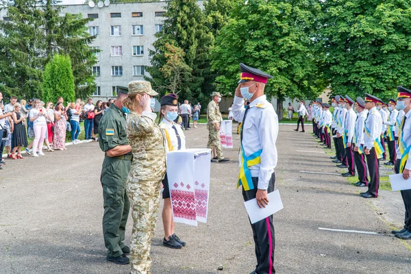 Presidente Poroshenko Ucrânia Juntamente Com Militares Estudantes Liceu Militar Kiev — Fotografia de Stock