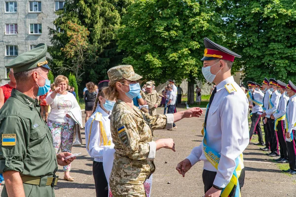 Prezydent Ukrainy Poroszenko Wraz Wojskiem Studenci Kijowskiego Liceum Wojskowego Nazwanego — Zdjęcie stockowe