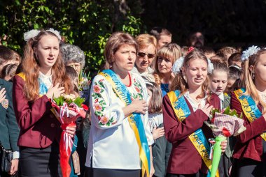 Son Lutsk çan 11 sınıf yüksek okulu 14 29.05.2015 güneşli yaz gün