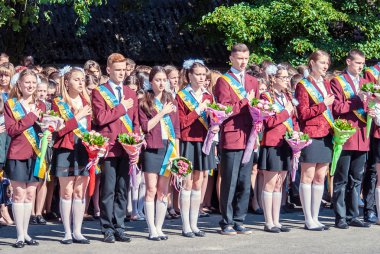 Son Lutsk çan 11 sınıf yüksek okulu 14 29.05.2015 güneşli yaz gün