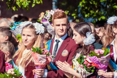 Son Lutsk çan 11 sınıf yüksek okulu 14 29.05.2015 güneşli yaz gün