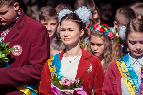 Ultima campana Lutsk 11a scuola superiore 14 29.05.2015 giornata estiva soleggiata — Foto Stock