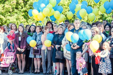 Son Lutsk çan 11 sınıf yüksek okulu 14 29.05.2015 güneşli yaz gün