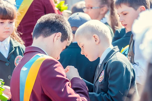 Poslední zvonek Lucku 11. stupeň střední školy 14 29.05.2015 slunečný letní den reportáž — Stock fotografie