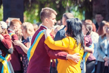 Son Lutsk çan 11 sınıf lise 14 29.05.2015 güneşli yaz gün röportaj