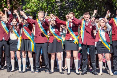 Son Lutsk çan 11 sınıf lise 14 29.05.2015 güneşli yaz gün röportaj