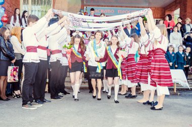 Son Lutsk çan 11 sınıf lise 14 29.05.2015 güneşli yaz gün röportaj editoryal