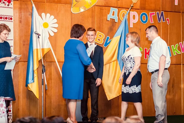 Redakční reportážní poslední zvonek Lucku 11. studia na střední škole 14 30.05.15 — Stock fotografie