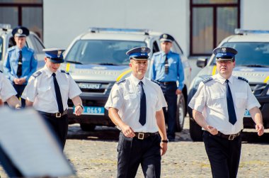 editoryal röportaj hediye Volynskaiy polis özel arabalar Lutsk, Volyn bölgesi Ukrayna 03.09.15 