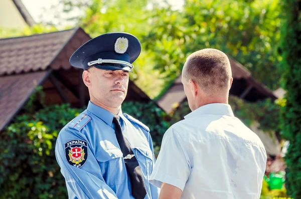 Redakční reportážní dar Volynskaiy policistů speciální automobily Luck, Volynský kraj Ukrajina 03.09.15 — Stock fotografie