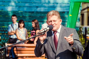 editoryal röportaj hediye Volynskaiy polis özel arabalar Lutsk, Volyn bölgesi Ukrayna 03.09.15 