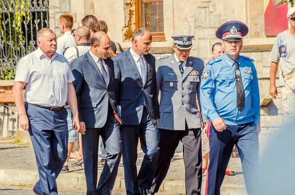 Reportage editoriale Regalo Volynskaiy poliziotti auto speciali Lutsk, regione di Volyn Ucraina 03.09.15 — Foto Stock