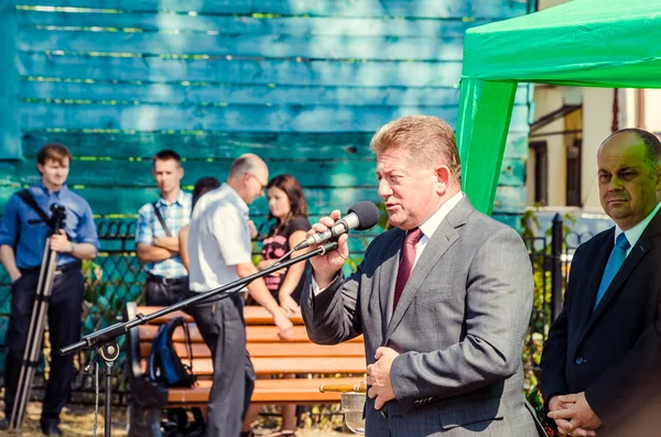 Redaktionelle reportage geschenk volynskaiy polizisten special cars lutsk, wolyn region ukraine 03.09.15 — Stockfoto