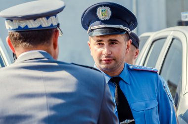 editoryal röportaj hediye Volynskaiy polis özel arabalar Lutsk, Volyn bölgesi Ukrayna 03.09.15 