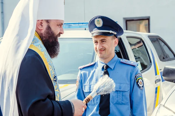 Reportage éditorial Cadeau Volynskaiy policiers voitures spéciales Lutsk, Volyn region Ukraine 03.09.15 — Photo