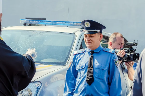 Redactionele reportage Gift Volynskaiy politieagenten speciale wagens Lutsk, Volyn regio Oekraïne 03.09.15 — Stockfoto