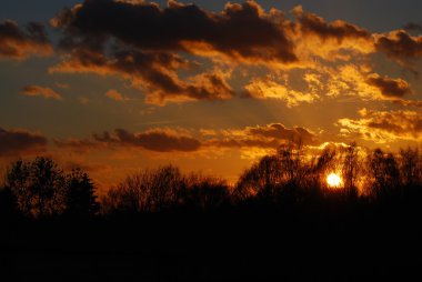 Soyut doğa arka plan. Moody pembe, mor ve mavi bulutlu gün batımı gökyüzü