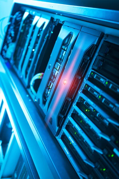 Opslagservers in binnenlandse gegevens kamer — Stockfoto