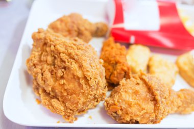 yumuşak ışık kızarmış tavuk