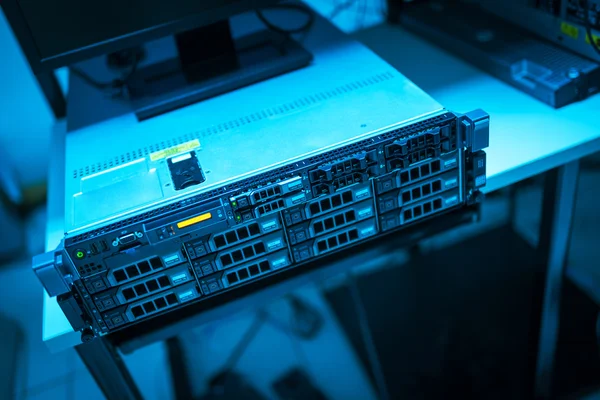 Storage servers in data room Domestic Room — Stock Photo, Image